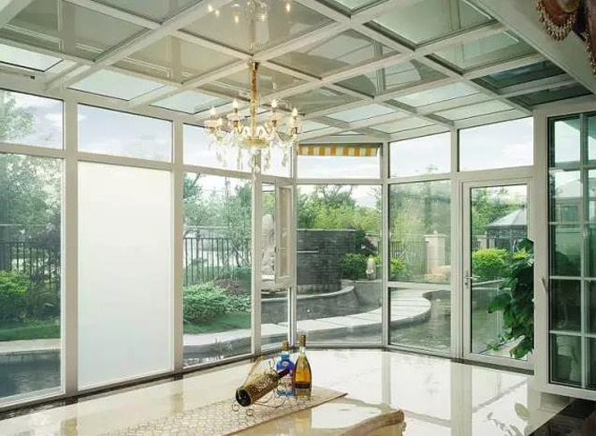 打開夢想居所，遇上優(yōu)之雅門窗享受家的溫暖和詩意
