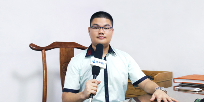 因?yàn)槟贻p，所以“新、奇、特”