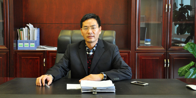 百年天天木門(mén)董事長(zhǎng)張?zhí)炜。簩?zhuān)注需求，做加厚木門(mén)創(chuàng)導(dǎo)者