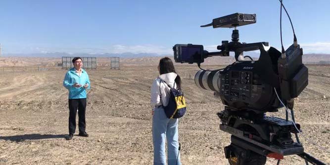 曬脫皮！紀(jì)錄片取景吐魯番暴曬基地 獻禮改革開放四十年