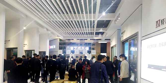 風起云涌 迎戰未來 | 2019年中國建博會（上海）首日，軒尼斯門窗再掀浪潮！