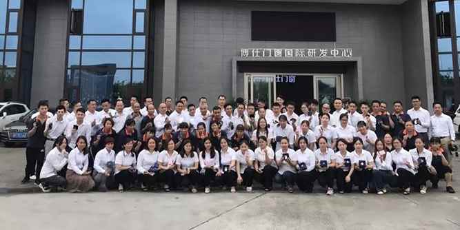 做博仕人，過奢侈生活