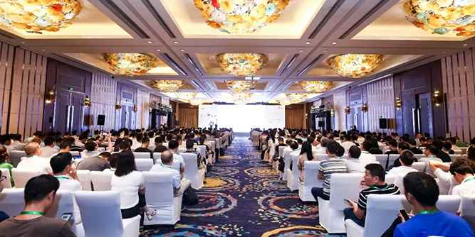 展辰集團成功協(xié)辦商用車底盤技術(shù)研討會