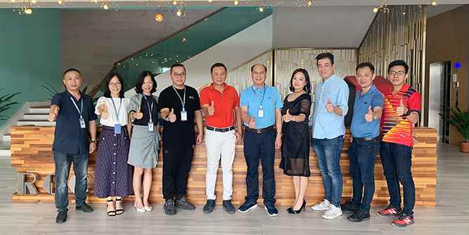 馬來西亞峇株巴轄家具同業公會會長林喜長、署理會長李益榮一行赴廣東考察，“中馬友好協會”友誼再升級