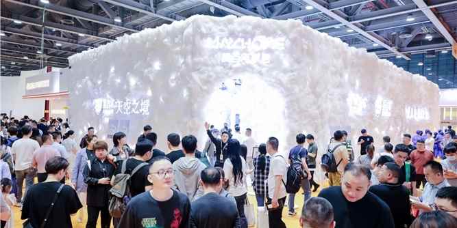 定制展這個品牌火了！“天空之境”吸睛無數，美百年門窗家居成打卡勝地！