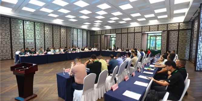 2025國(guó)際零碳城市鄉(xiāng)村與零碳建筑大會(huì)系統(tǒng)門(mén)窗行業(yè)發(fā)展論壇順利召開(kāi)