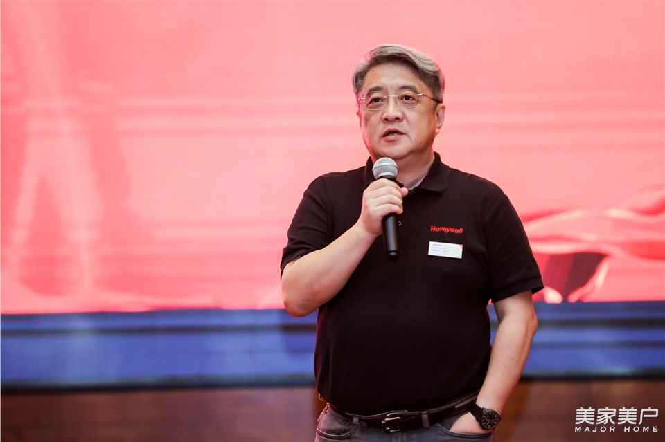 合和建筑五金：首創(chuàng)幕墻自動(dòng)鎖閉系統(tǒng)，破解幕墻窗鎖技術(shù)難題